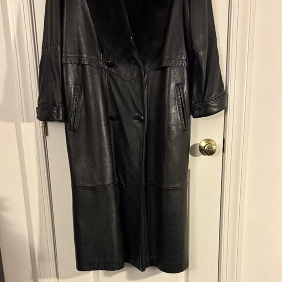 Luxurious Black Leather Jacket with Fur Trim (fur trim sold separately) - Picture 4 of 10